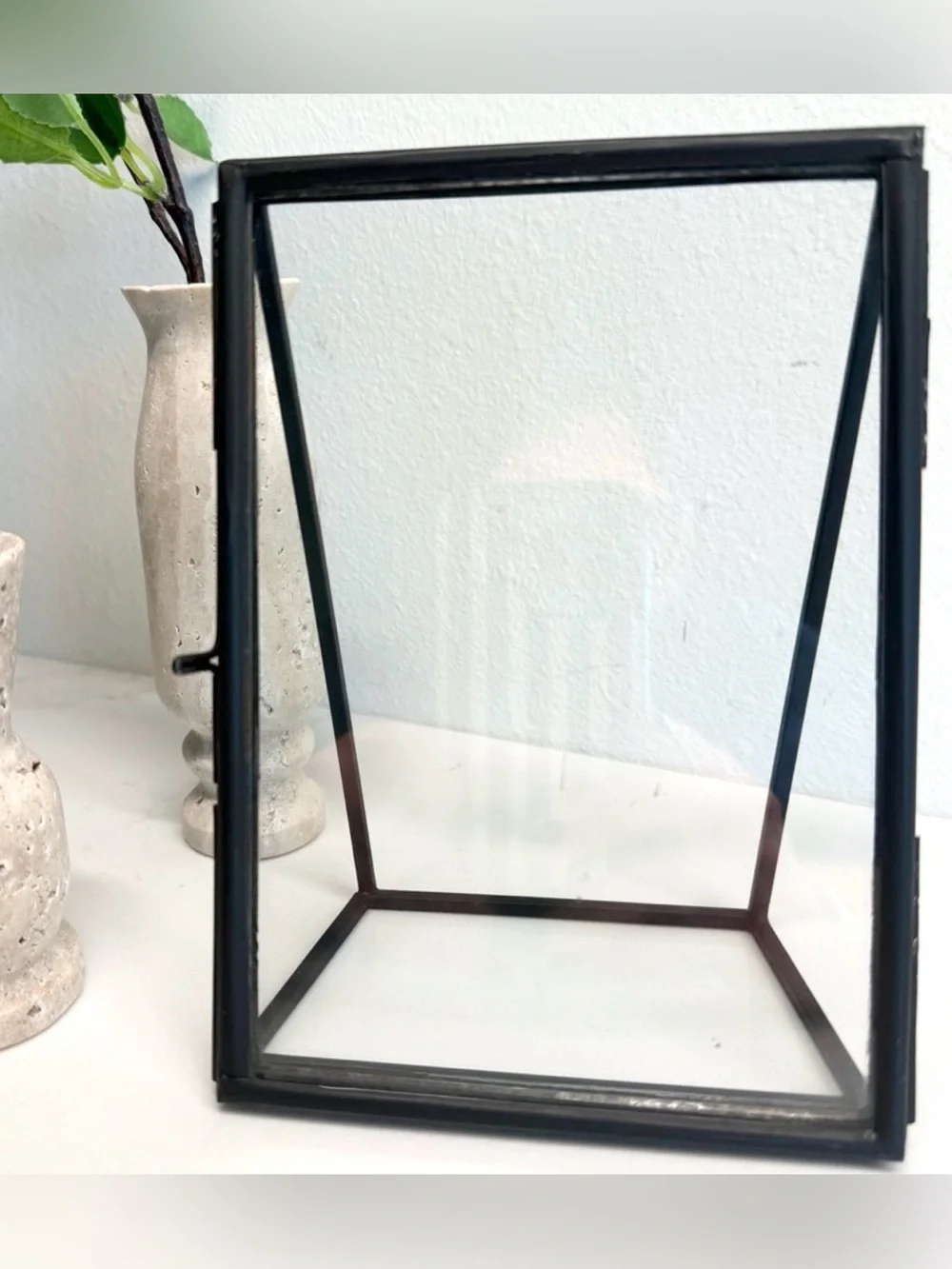 Magnolia Home Joanna Gaines Black Metal & Glass Floating Picture Frame 5x7